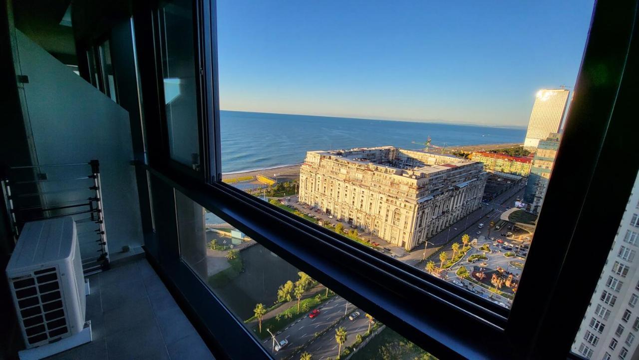 Black Sea Apartments Alliance Palace Batumi Esterno foto