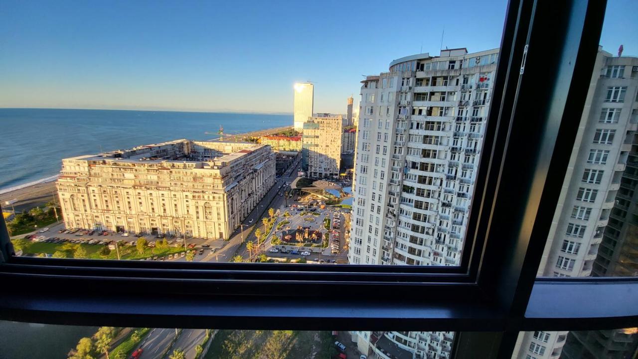 Black Sea Apartments Alliance Palace Batumi Esterno foto