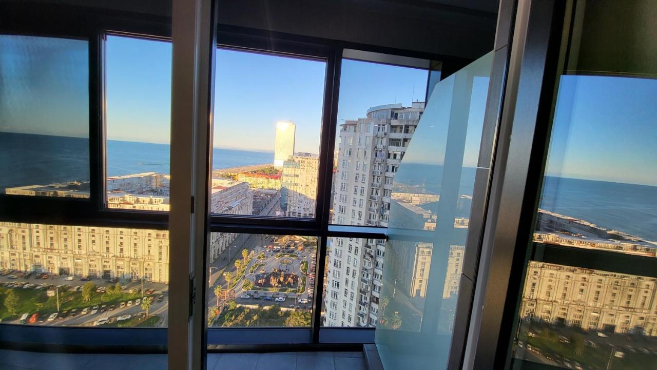 Black Sea Apartments Alliance Palace Batumi Esterno foto