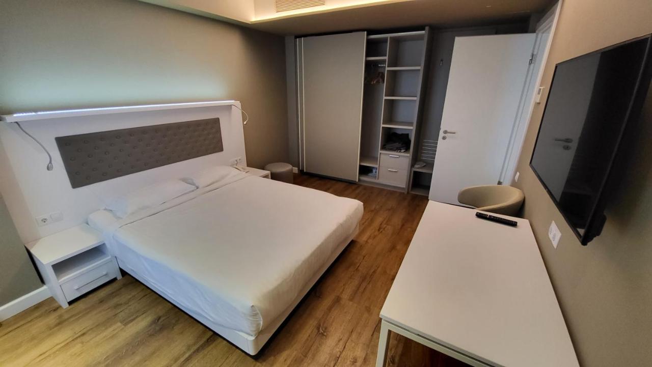 Black Sea Apartments Alliance Palace Batumi Esterno foto