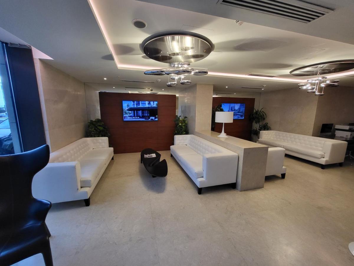 Black Sea Apartments Alliance Palace Batumi Esterno foto