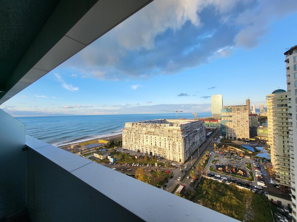 Black Sea Apartments Alliance Palace Batumi Esterno foto