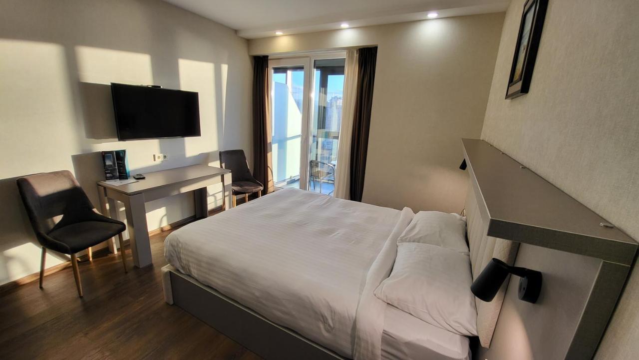 Black Sea Apartments Alliance Palace Batumi Esterno foto